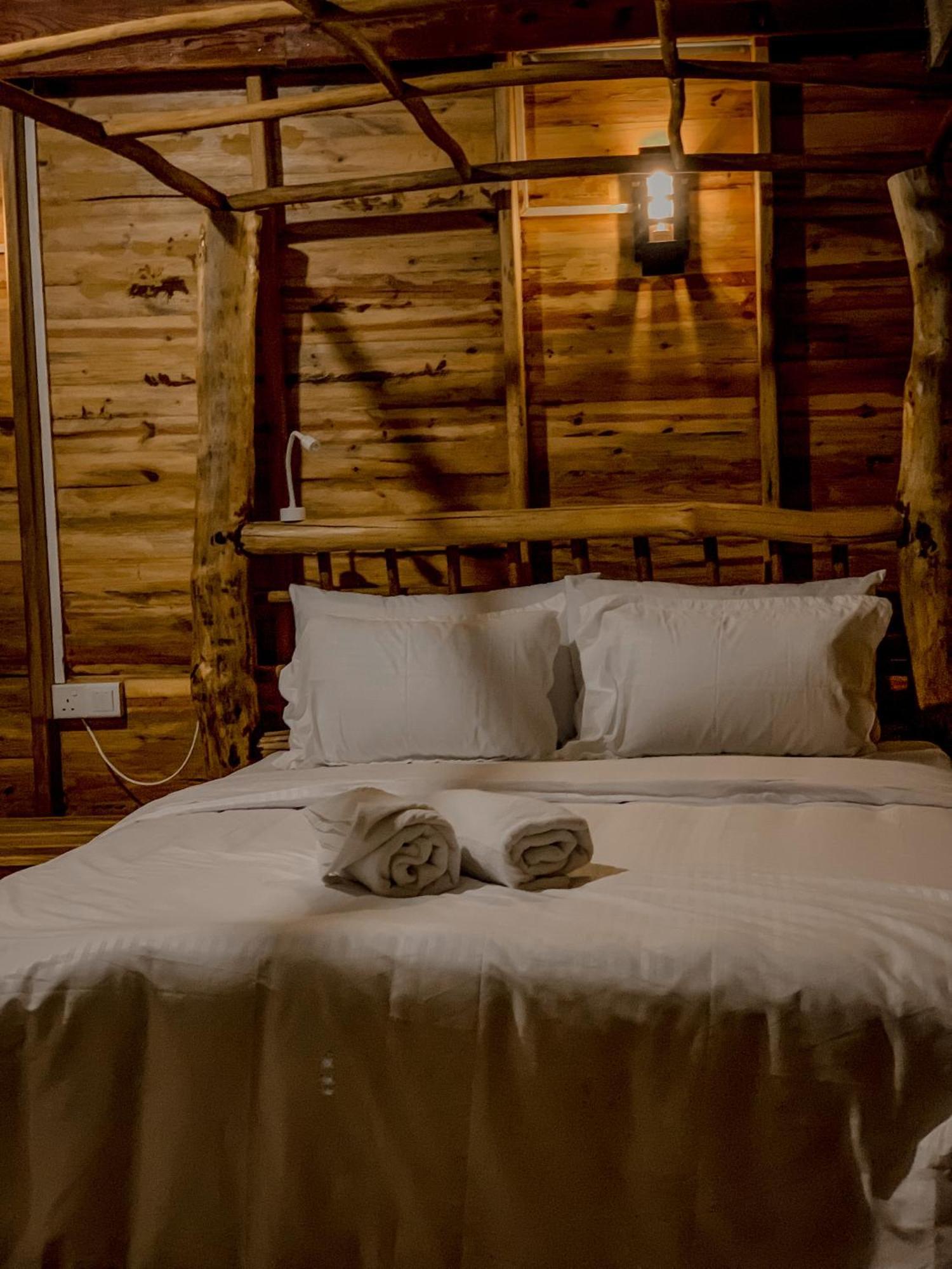 Lamiaceae Wood Cabin Ella Eksteriør bilde